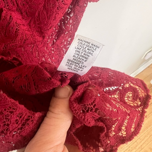 Tilden lace top cranberry red color Size M - Picture 3 of 6